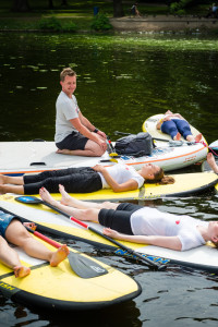 SUP Yoga auf der Alster in Hamburg